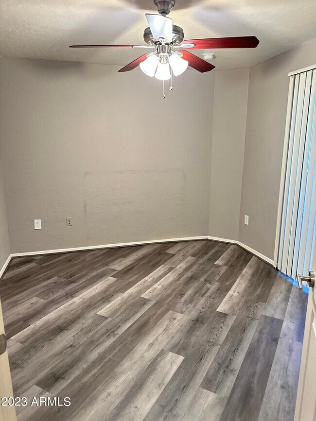 Building Photo - 1287 N Alma School Rd