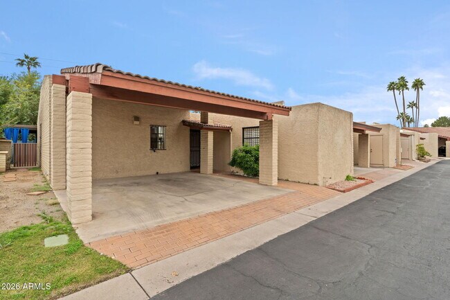 Foto del edificio - 7840 N 7th St