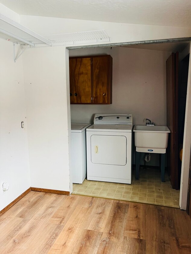 Primary Photo - 468 Colorado Ave
