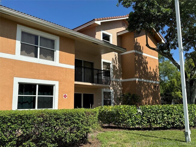 Foto del edificio - 8891 Wiles Rd