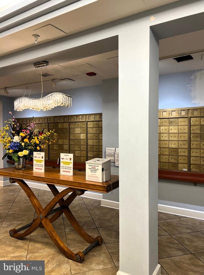 Building Photo - 3005 S Leisure World Blvd