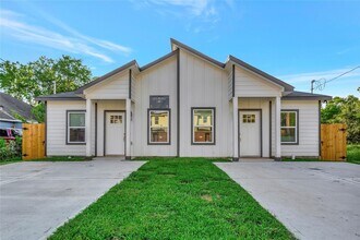 Building Photo - 6824 Dumble St