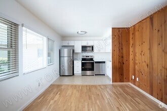 Building Photo - 7417 Herschel Ave