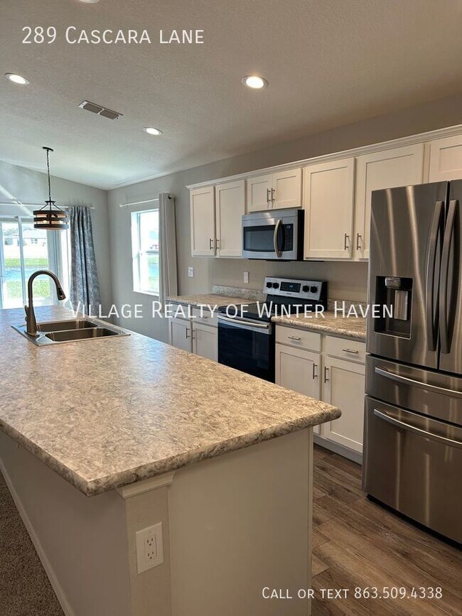 Foto del edificio - Beautiful Spacious 4 Bedroom 2 Bathroom wi...