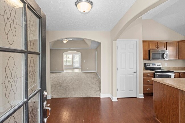 Building Photo - 1075 Campbell Ave
