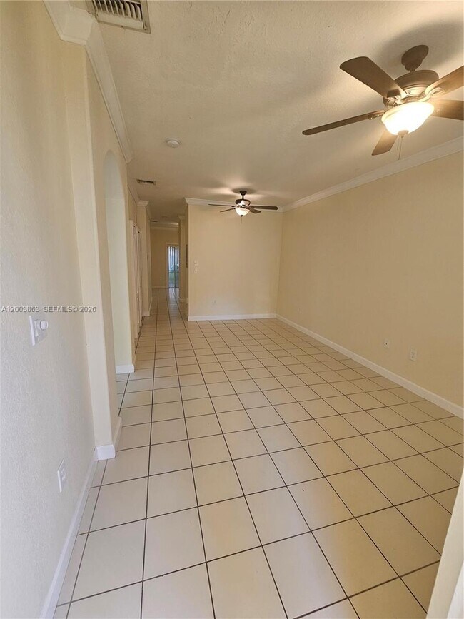 Foto del edificio - 1543 SE 25th St