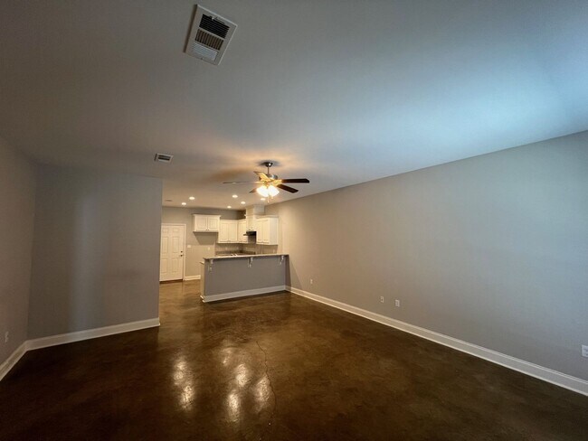 Building Photo - Vincent Road Townhomes