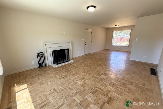 Building Photo - Spacious 3-Bedroom Home with Hardwood Floors & Large Backyard in South San Francisco