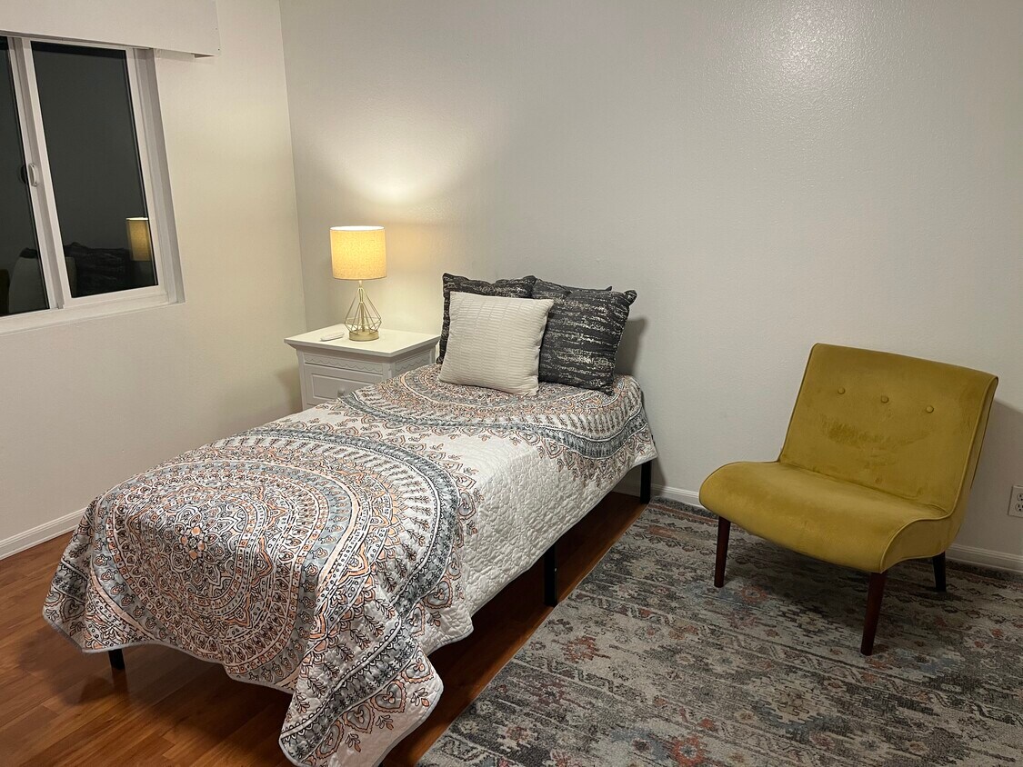Foto principal - 7574 Goode St
