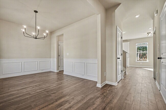 Building Photo - 377 Waterbluff Dr SW