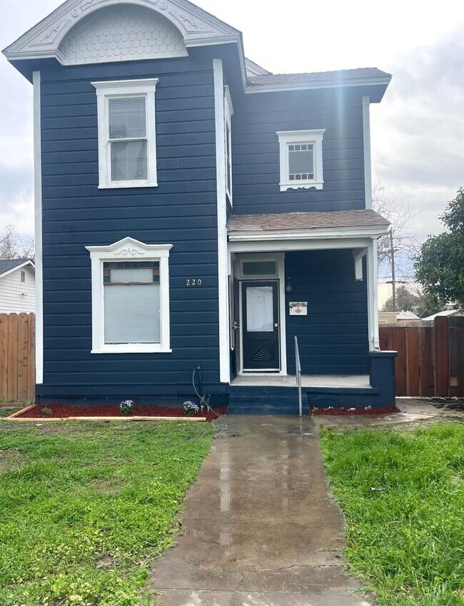 Building Photo - 220 S K St