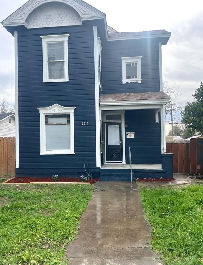 Building Photo - 220 S K St
