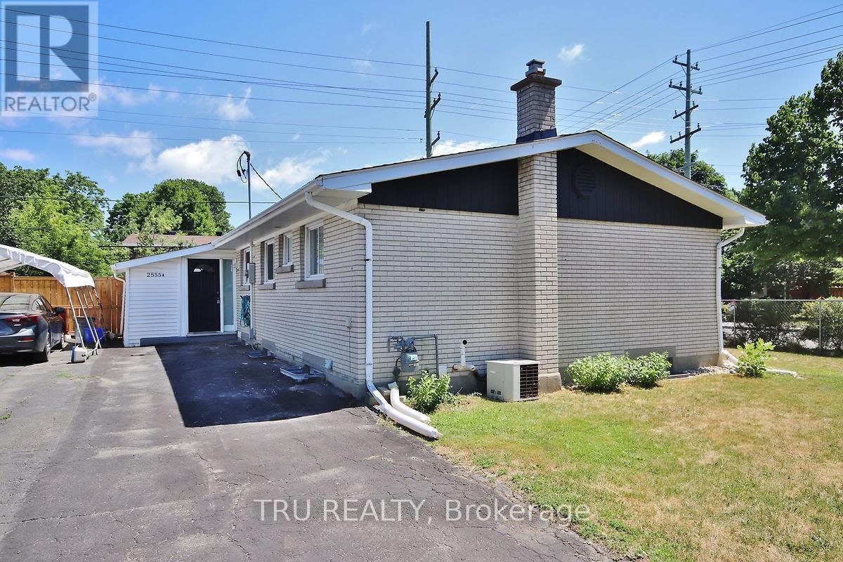 Primary Photo - 2555 Iris St