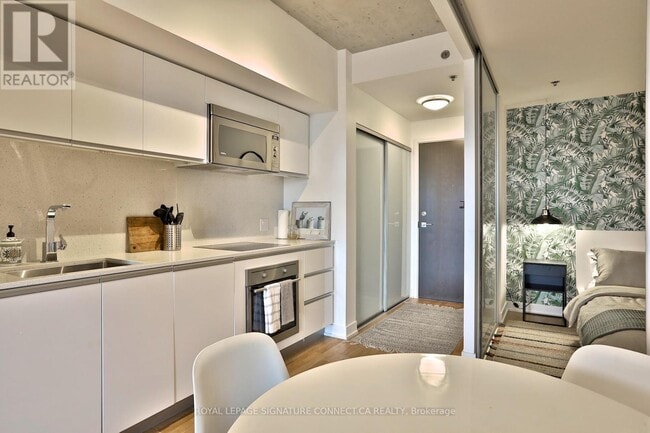 Building Photo - 20 Minowan Miikan Ln