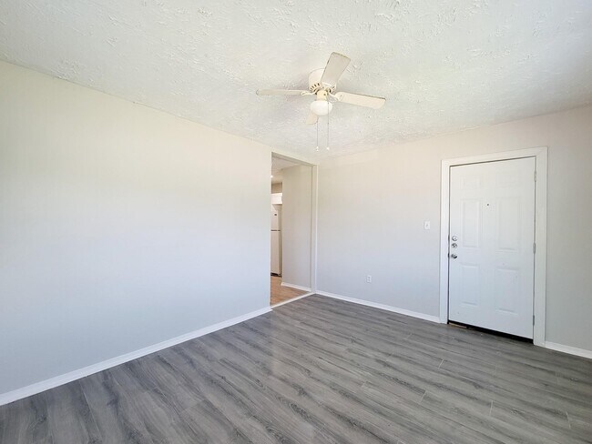 Foto del edificio - 711 Ave A Ave