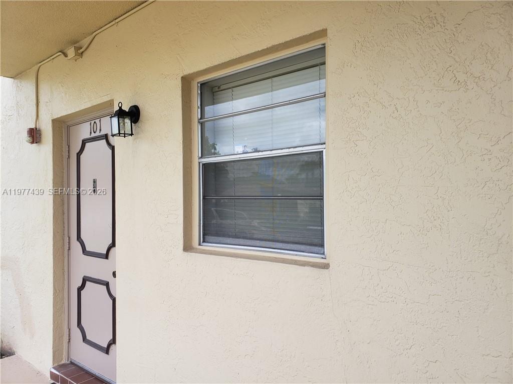 Building Photo - 301 Cambridge Rd