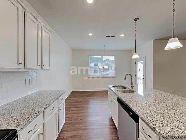 Foto del edificio - 3239 Brierhill Rd