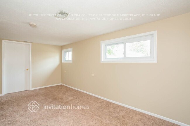 Foto del edificio - 16460 Roy St