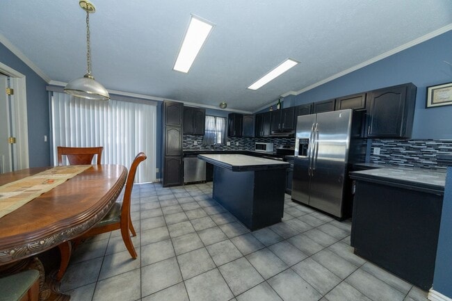 Foto del edificio - Discover this charming ranch-style home perfect for comfortable living.