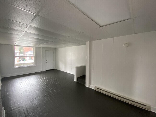 Building Photo - 617 S Pershing Ave