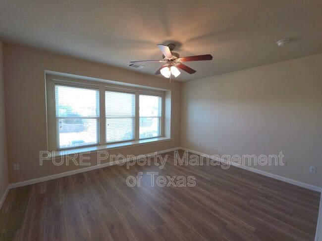 Foto del edificio - 4618 Senda Ln