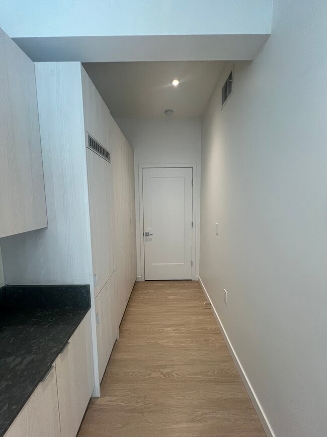 Photo - 1901 Overland Ave Apartment