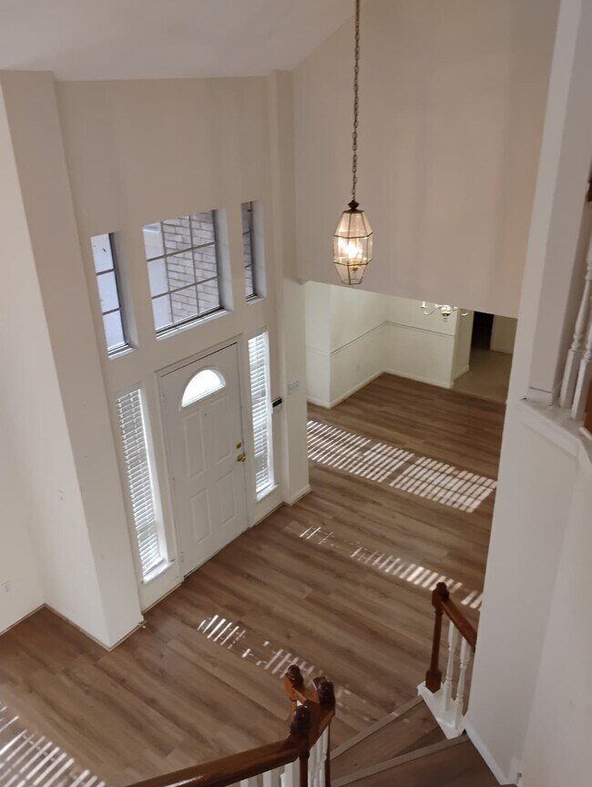 Foto del edificio - 231 Cedar Elm Ln