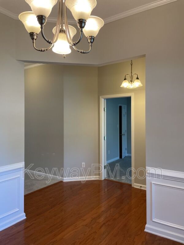 Foto del edificio - 677 Butler Springs Cir