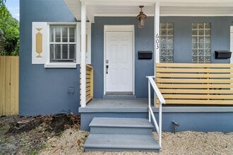 Building Photo - 601 Swann Dr