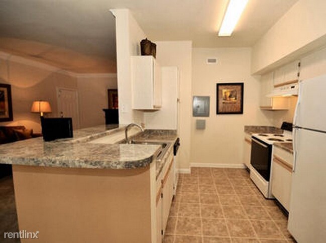 Foto del edificio - 1 br, 1 bath  - 6107 Snug Harbor Dr # 2563