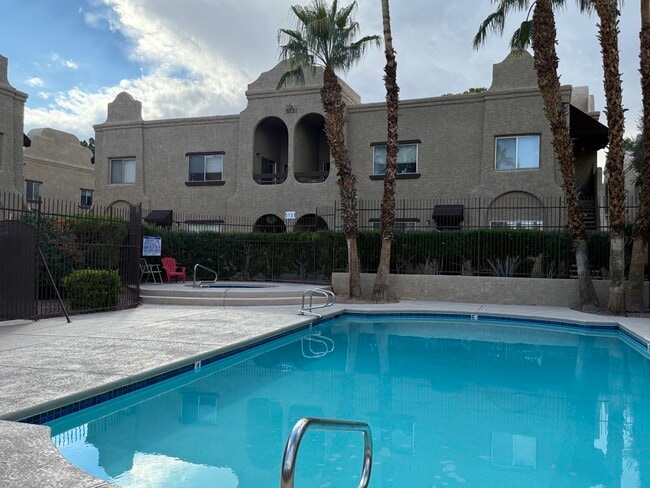Foto del edificio - 5121 W Pioneer Ave