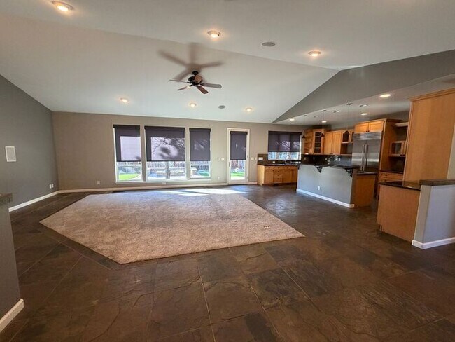 Foto del edificio - 1199 Manzanita Ln