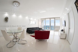 Building Photo - 5601 Collins Ave