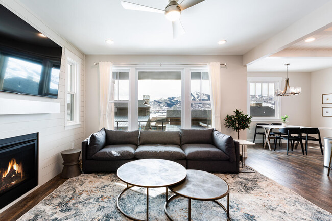 Foto del edificio - 11931 Shoreline Dr
