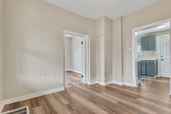 Building Photo - 1404-1412 Sanderson Ave