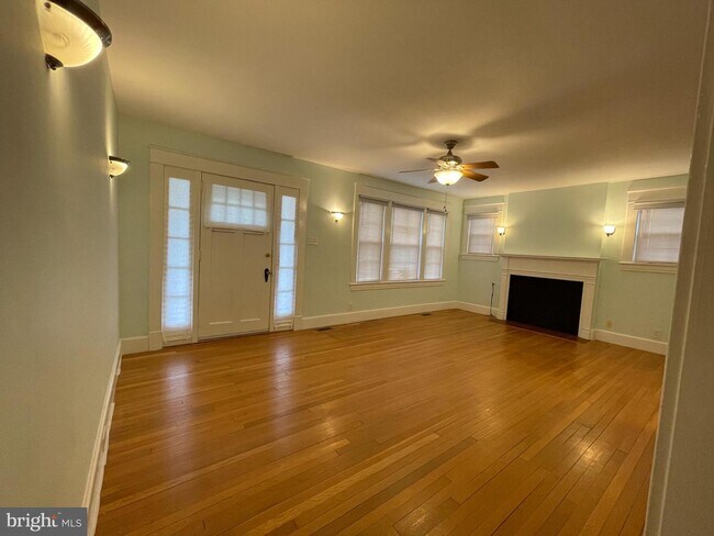 Foto del edificio - 10383 Dahlgren Rd