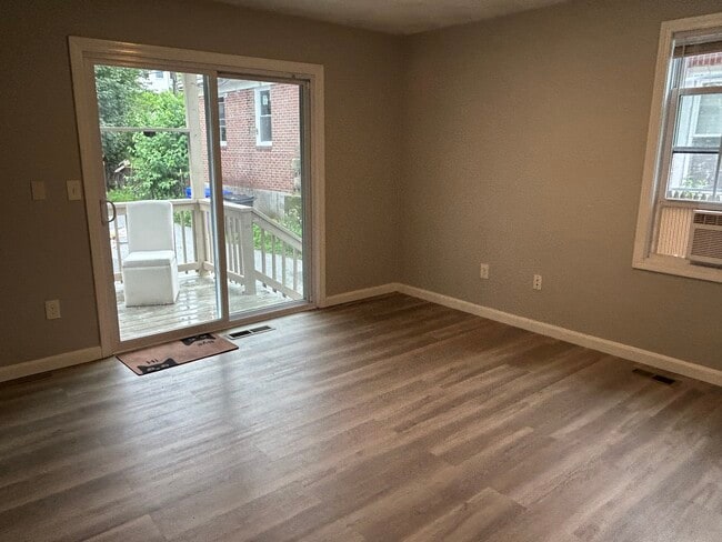 Master bedroom - 907 Smith St