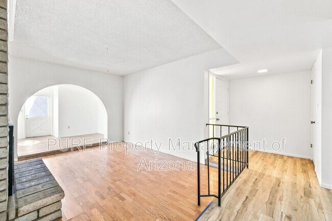 Building Photo - 2604 W Ellis Dr