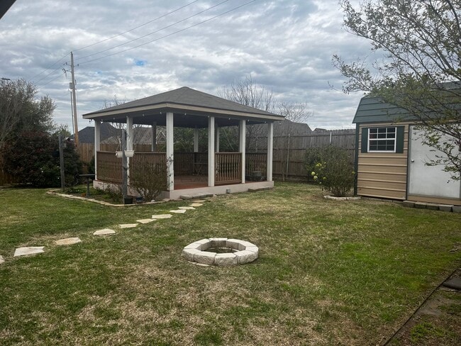 Building Photo - Close to Barksdale Air Force Base...