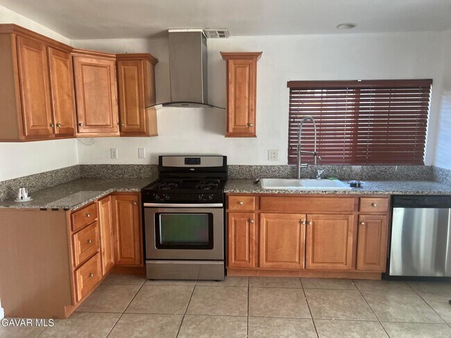 Foto del edificio - 42901 Alep St