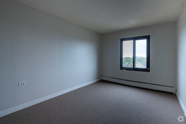 1BR, 1BA - 625SF - Bedroom - Carmel House