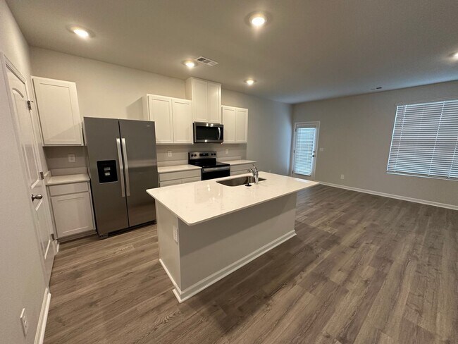 Building Photo - Brand New Build 3 Bed 2.5 Bath Townhome In...