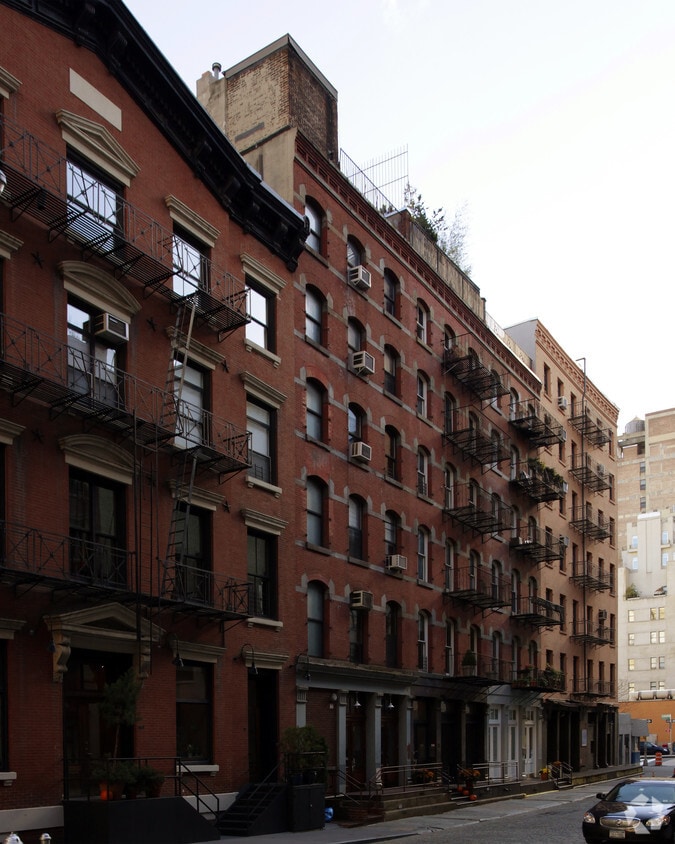 Primary Photo - 23 Leonard St