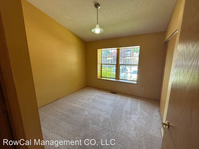 Building Photo - 2 br, 2.5 bath House - 6821 Overland Drive