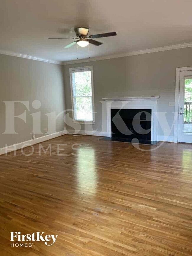 Building Photo - 1046 Highland Park Pl