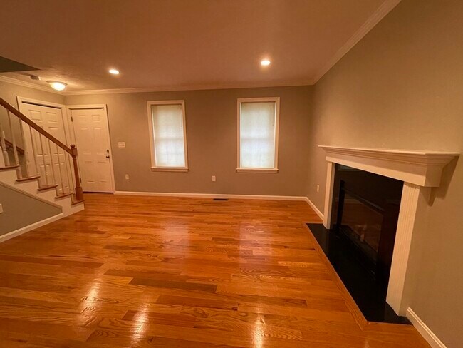 Building Photo - 53 Brewster Rd