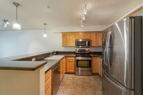 Foto del edificio - Olympic Hills Condo - 1 bedroom + den