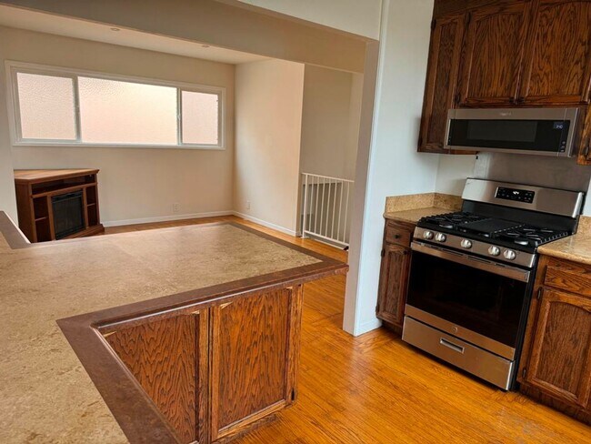 Building Photo - Great Location in Daly City!