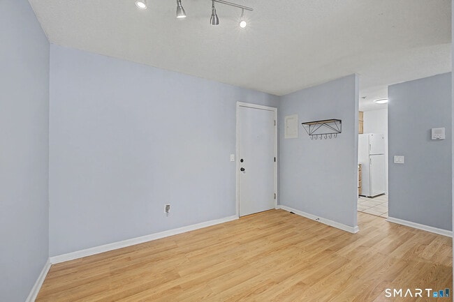 Building Photo - 34 A Padanaram Rd