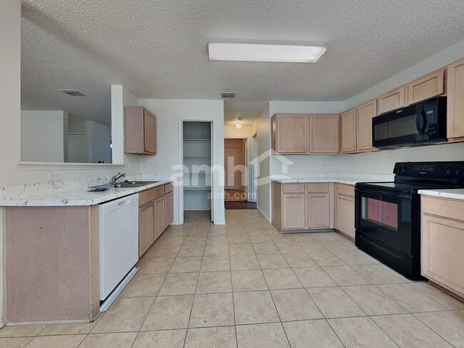 Building Photo - 4301 Meadowknoll Dr